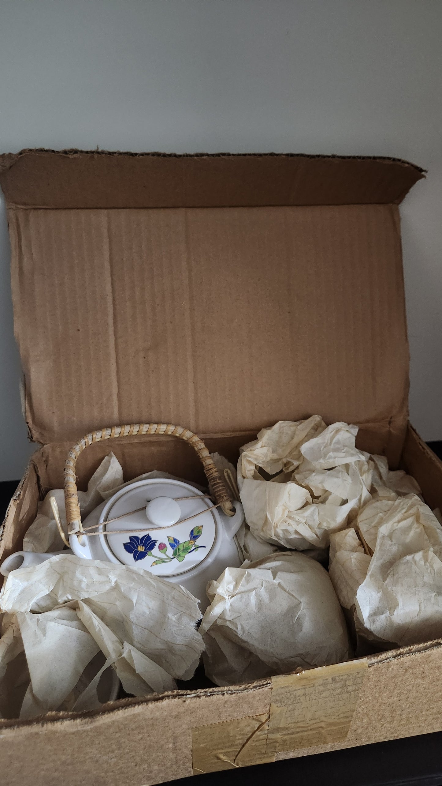 Japanese tea/herbal infusion set in classic style