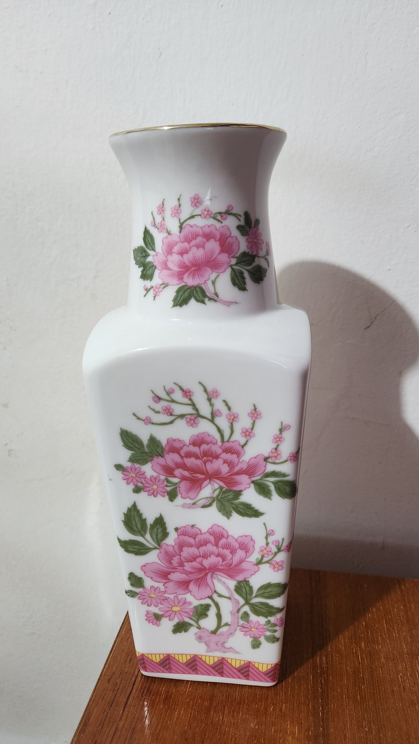 VINTAGE MINGEI PORCELAIN HANDCRAFTER JAPAN 10" VASE WITH PINK PEONY GREEN LEAVES