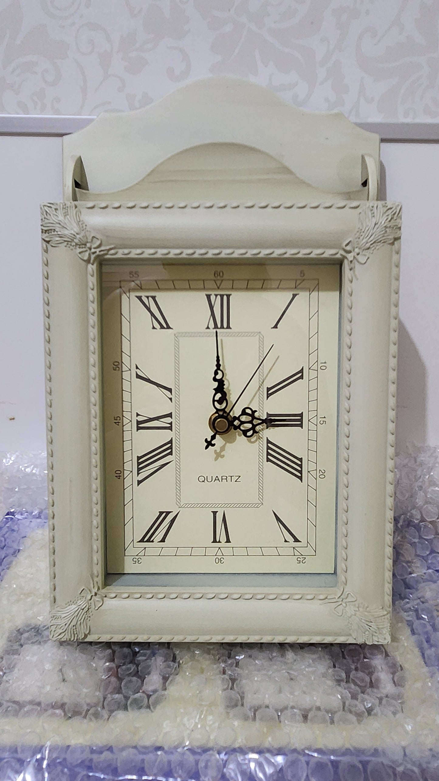vintage quartz Hanging Letter And Key Holder With Clock - white - Antique Style