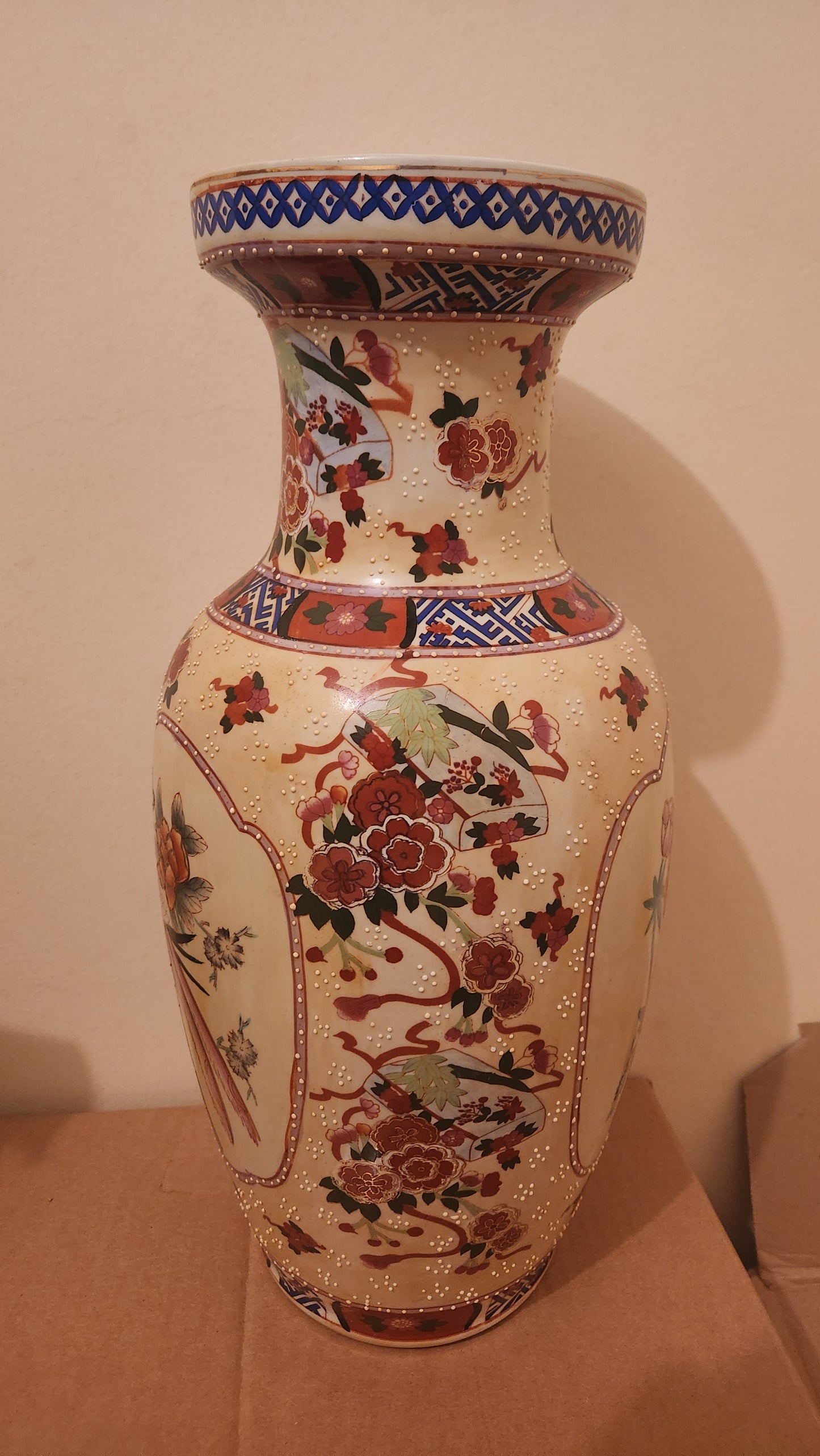 Large vintage chinese porcelain vase
