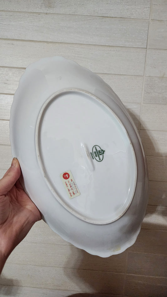 Jlmenau Graf von Henneberg porcelain serving dish