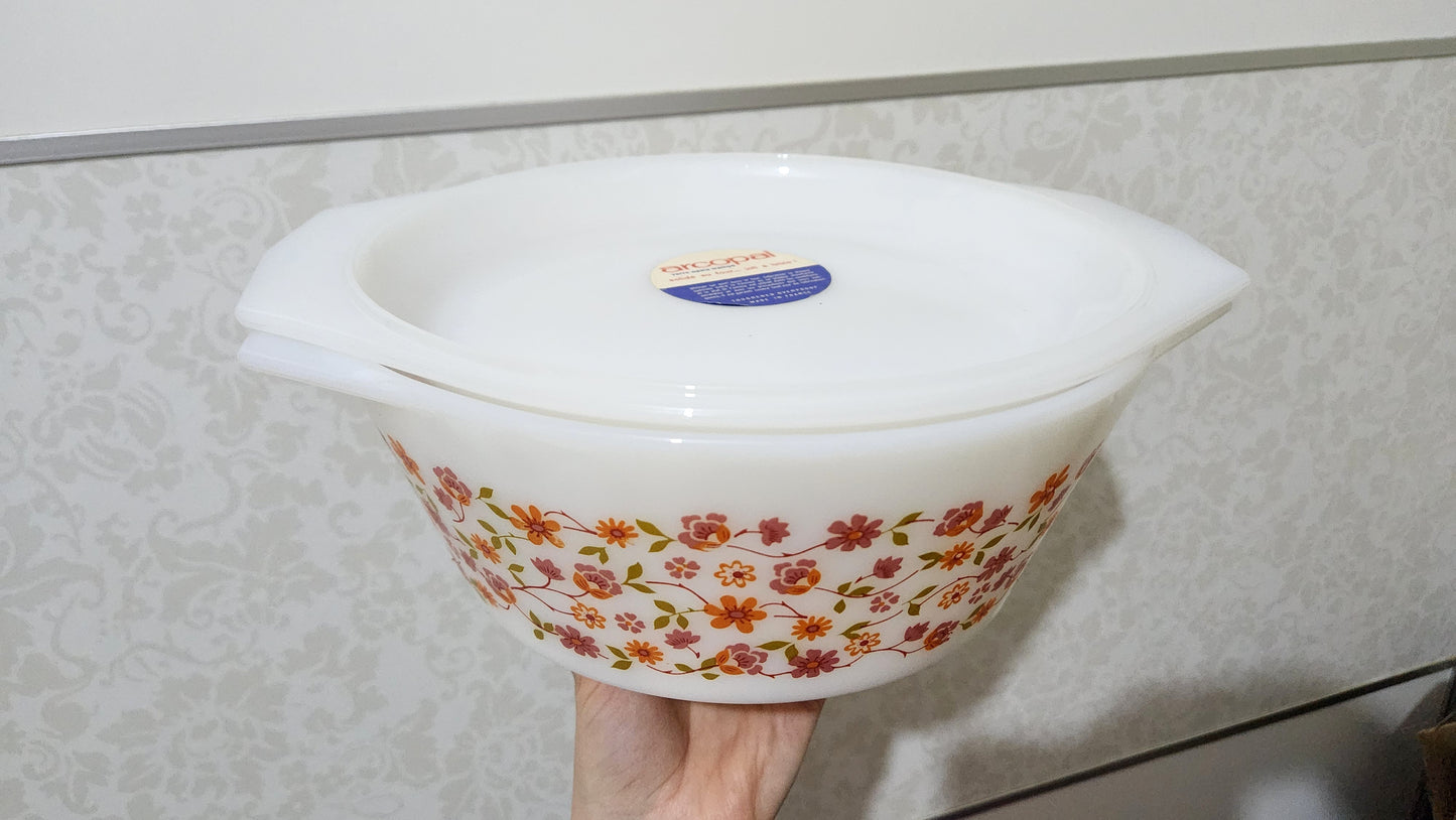 Arcopal France Milk Glass Casserole Dish with Lid