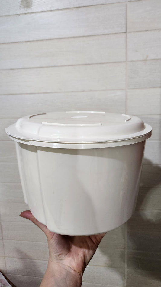 American Kitchens 4 Qt. Microwave Cooker with Multi-Use Lid