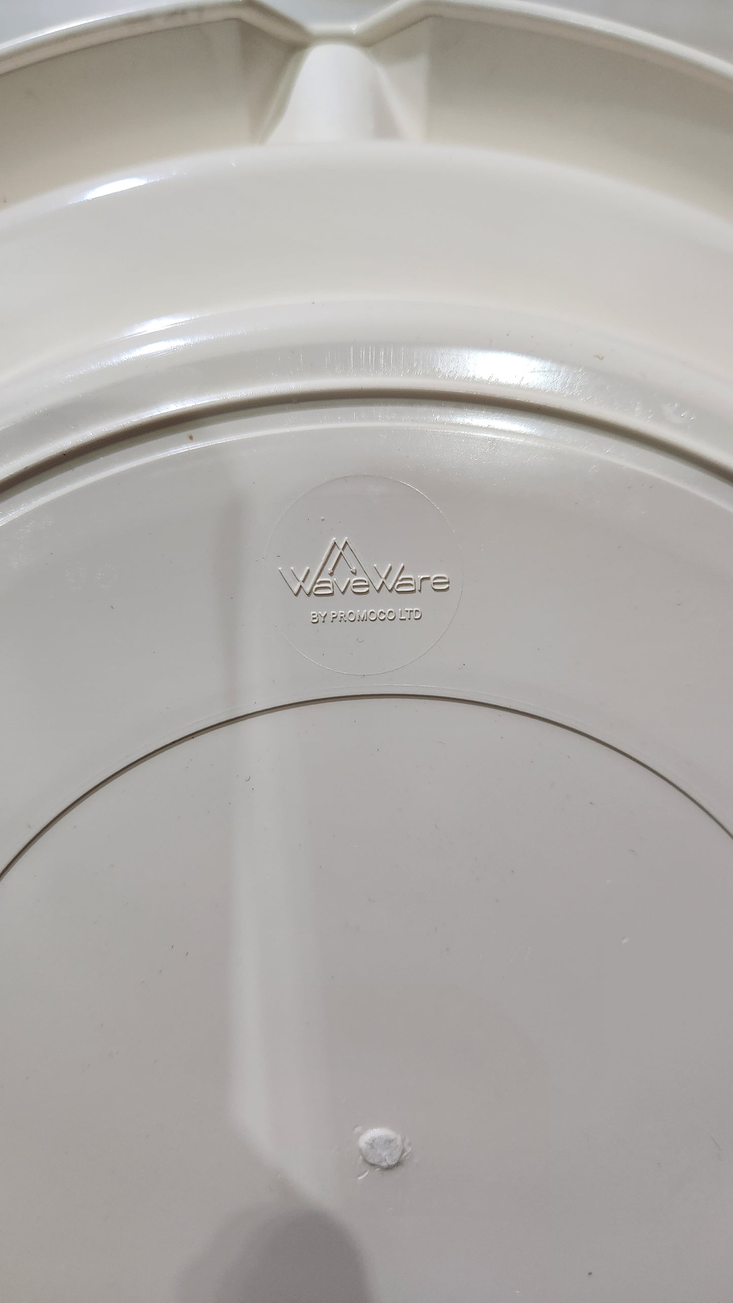 American Kitchens Microwave Cookware - 29 cm Round Roasting Pan, Rack & Dome Lid