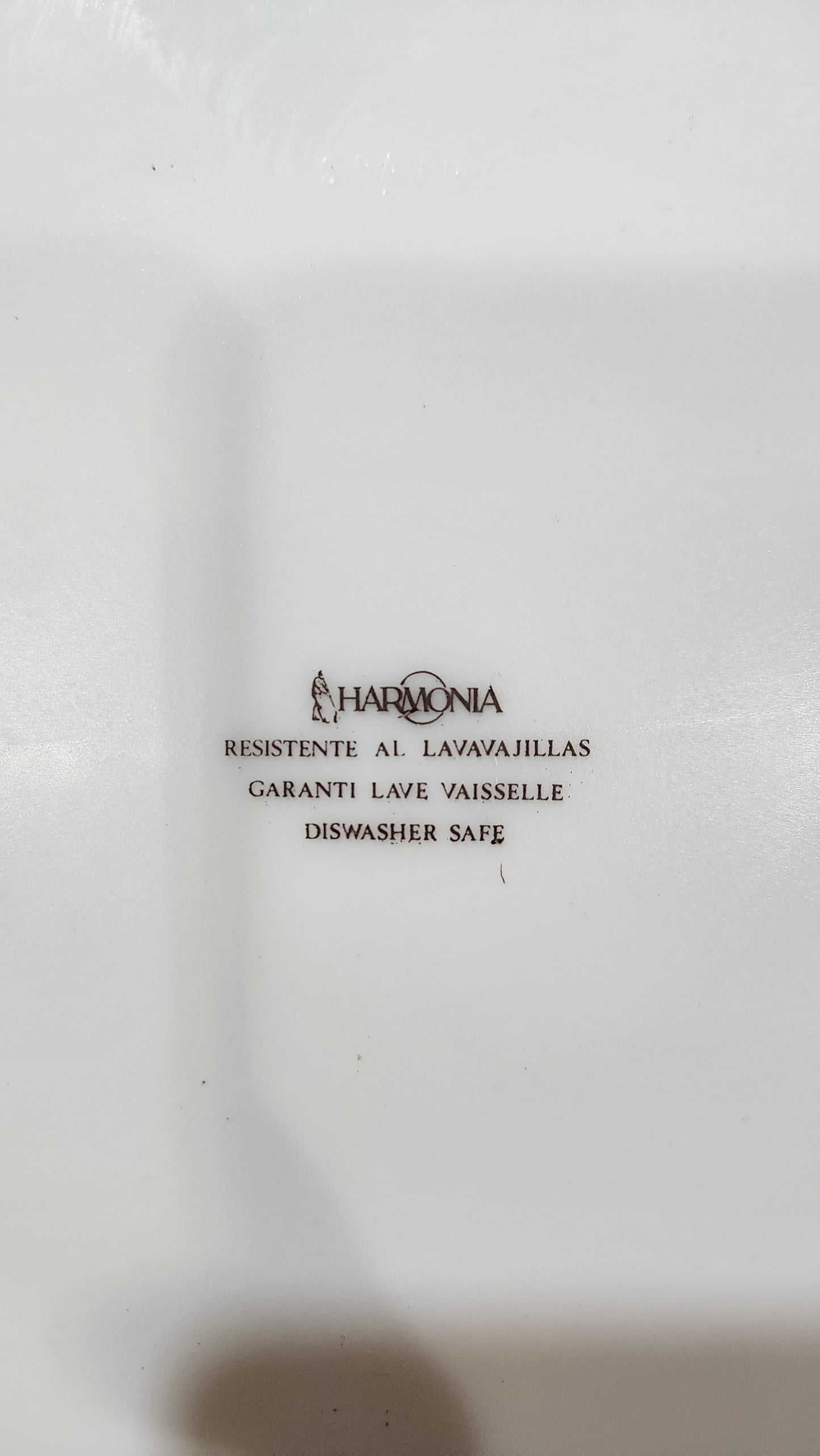 2 Harmonia Spain White Opal Glass Dinner Plates