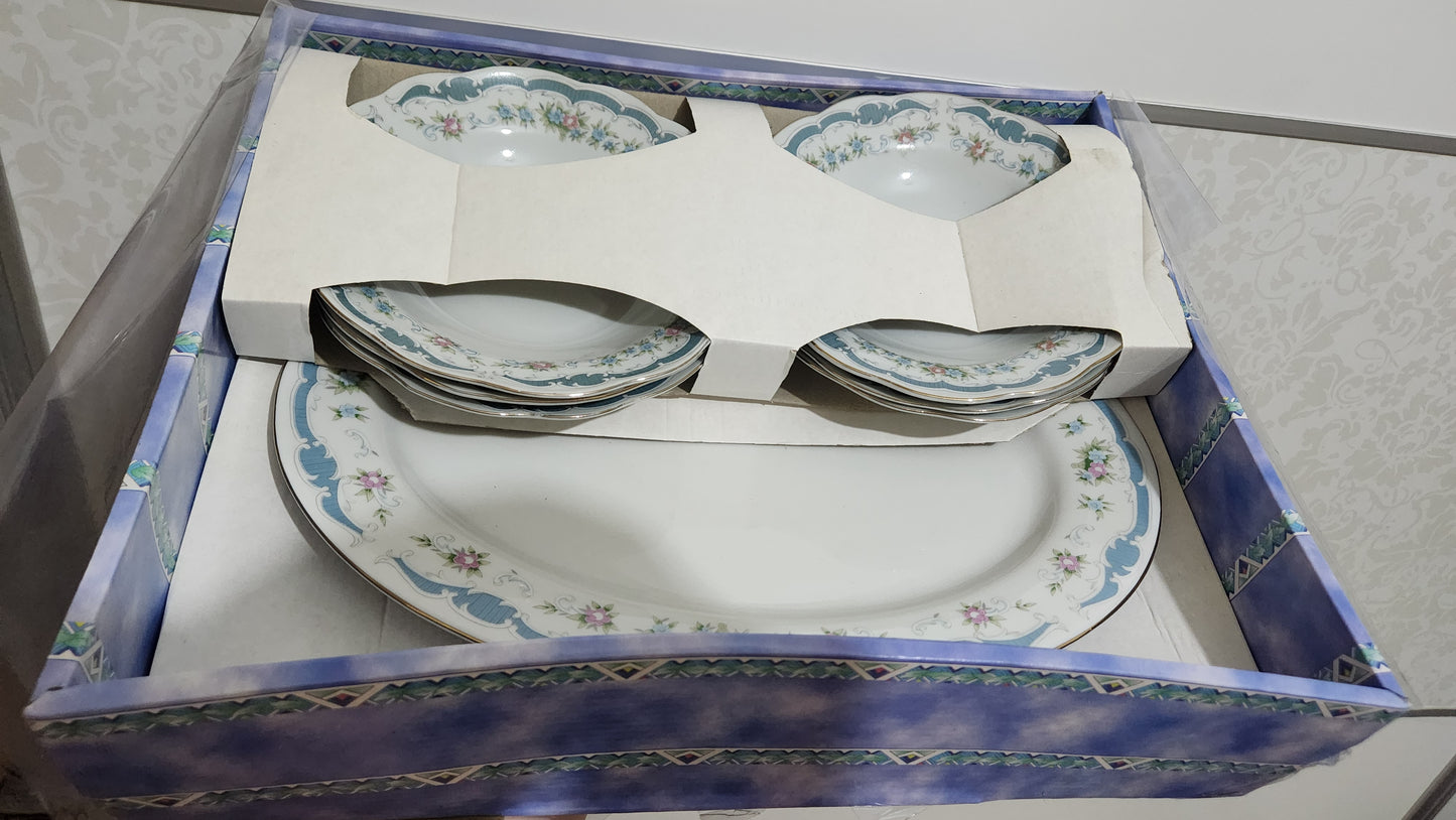Naaman Porcelain Serving Set - Floral Shirakabe Design (7 Pieces)