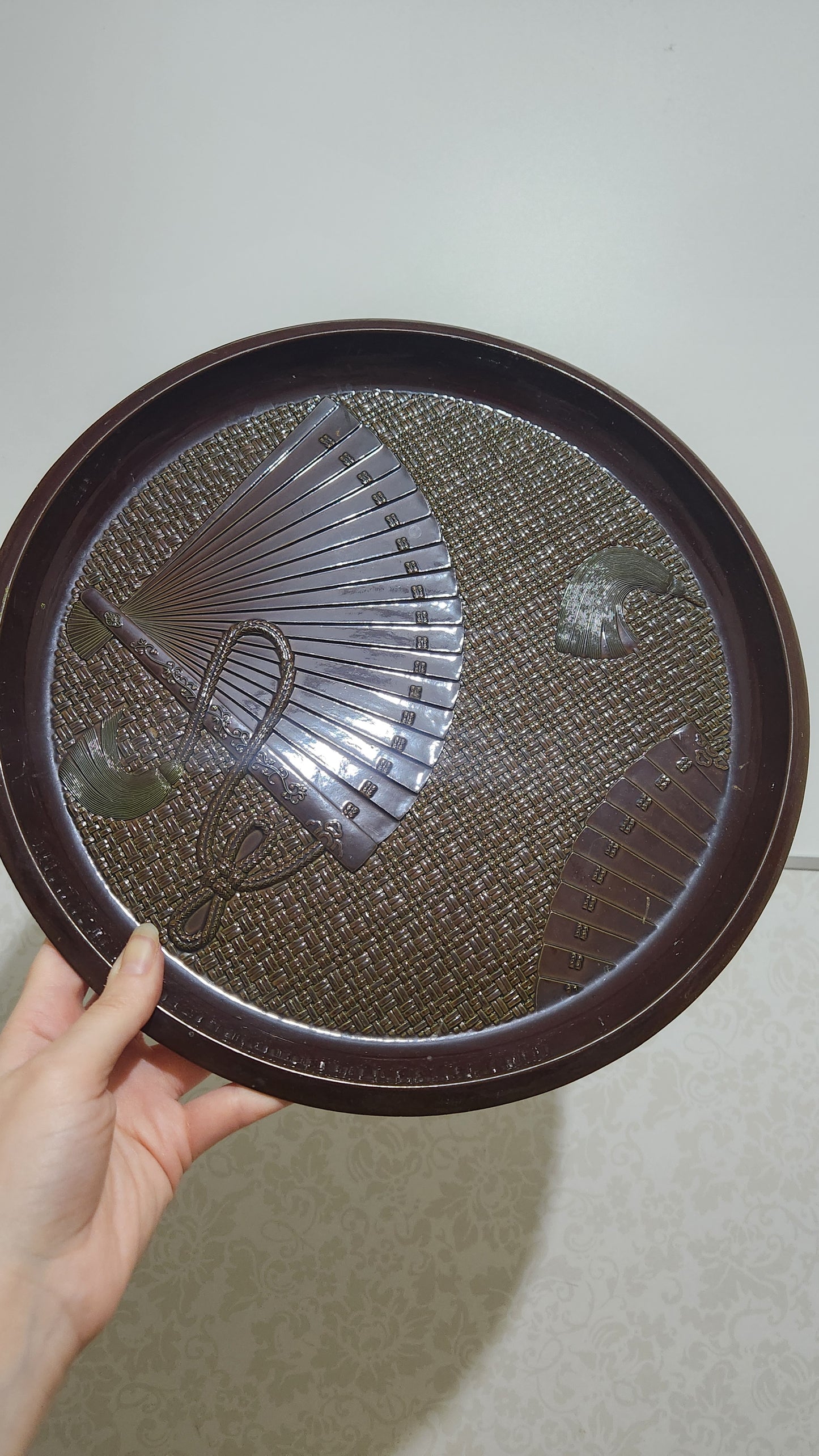 Vintage Japanese lacquerware round serving tray