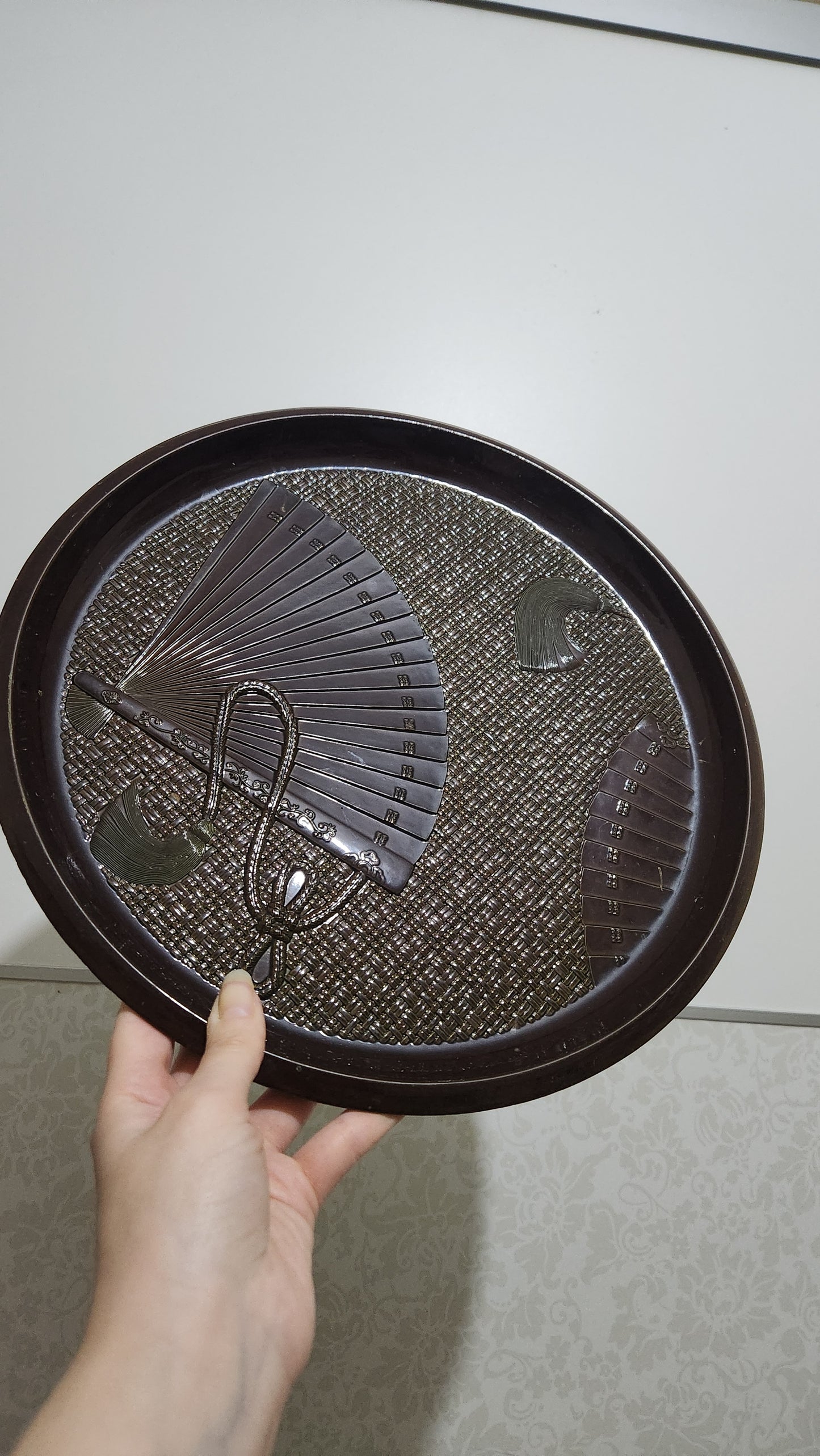 Vintage Japanese lacquerware round serving tray