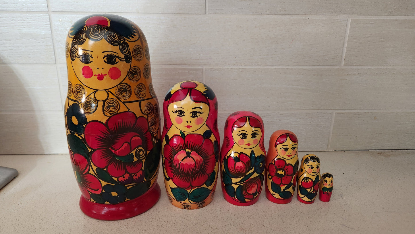 Russian Matryoshka Nesting Dolls - Set of 6