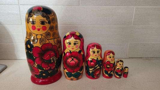Russian Matryoshka Nesting Dolls - Set of 6