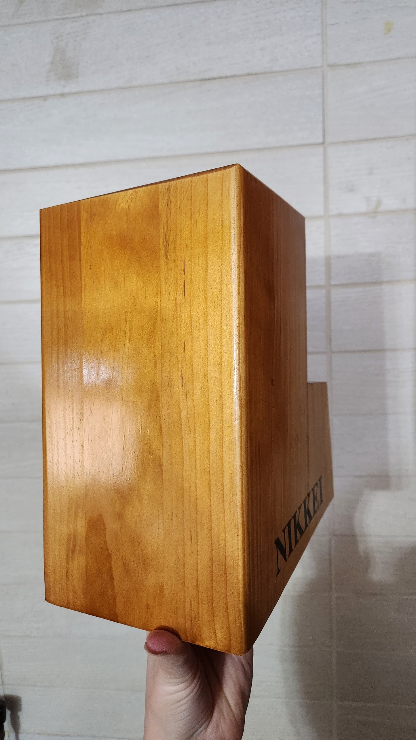 Nikkei Knives Universal Wooden Storage Block - 18 Slot Capacity