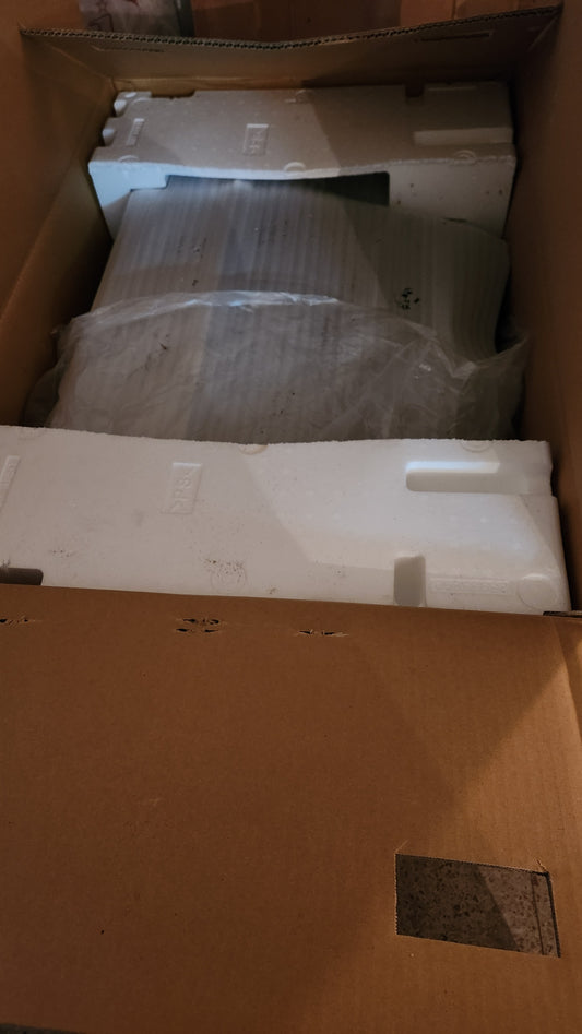 NEW IN BOX Toshiba 34D9UXE Digital 100 Pro CRT TV - Made in Japan