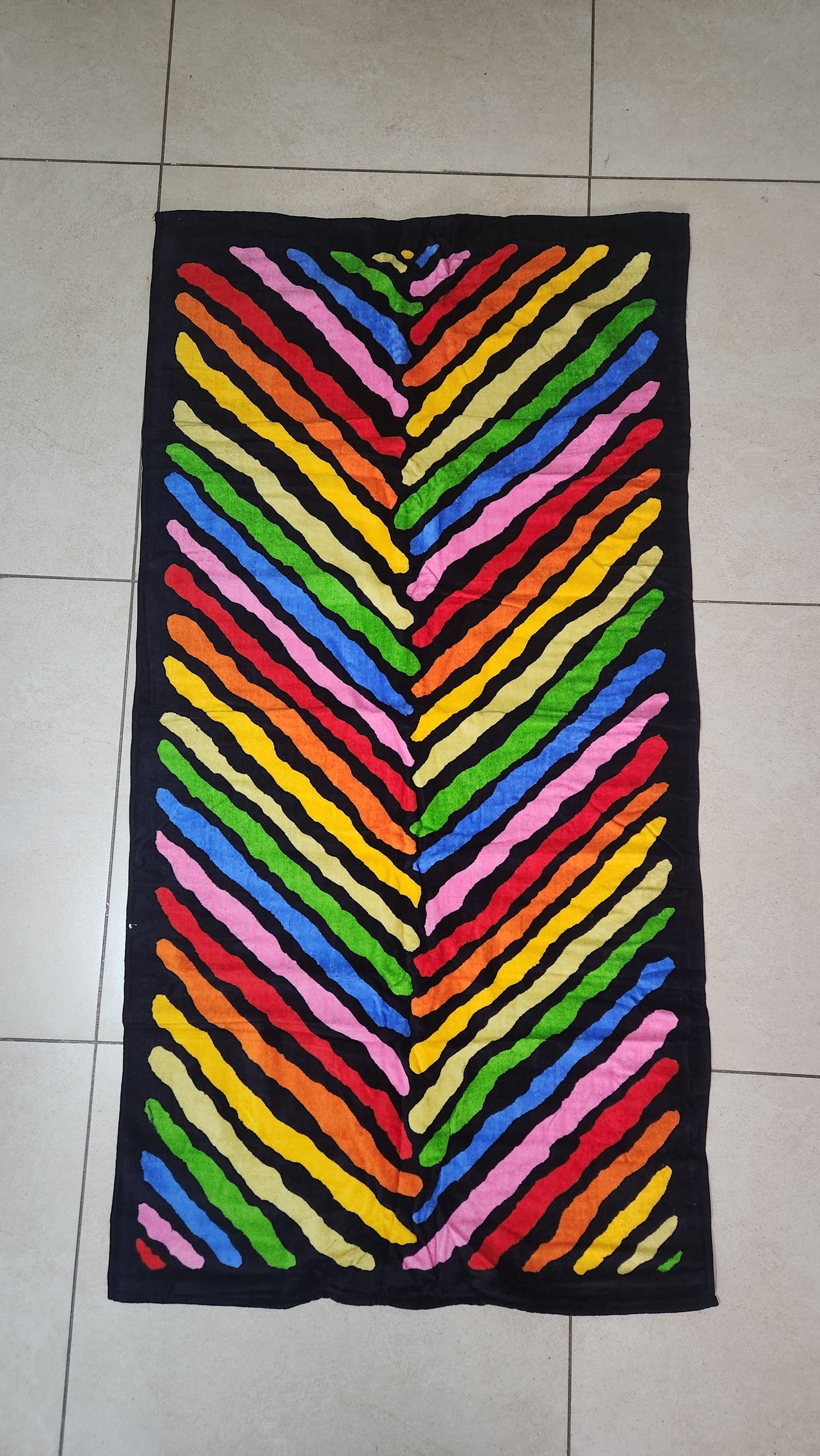 Vintage 80s Memphis Style Geometric Zig-Zag Beach Towel - 75x150cm