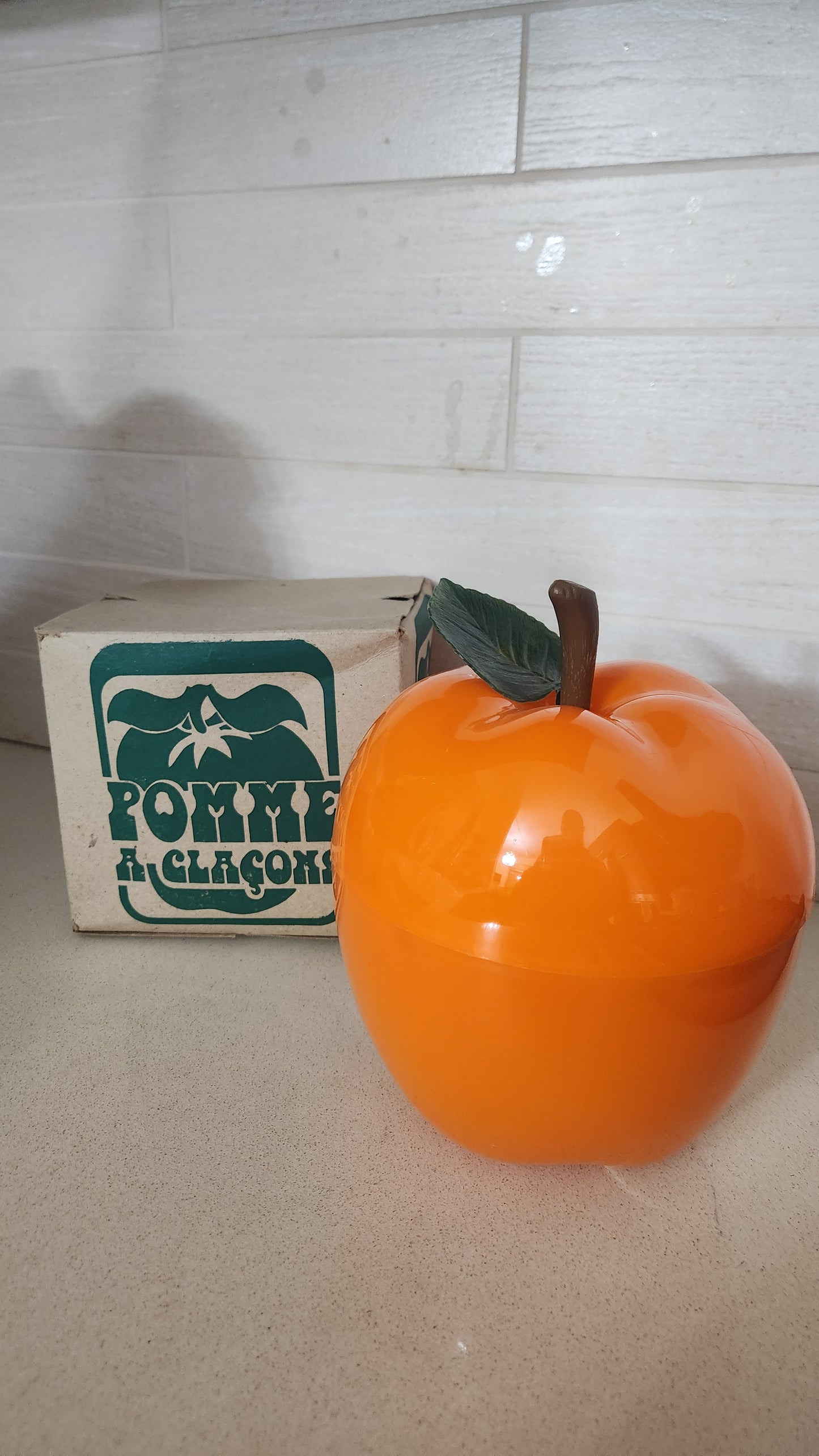 Vintage 1970s Orange Apple Ice Bucket - Pomme à Glaçons