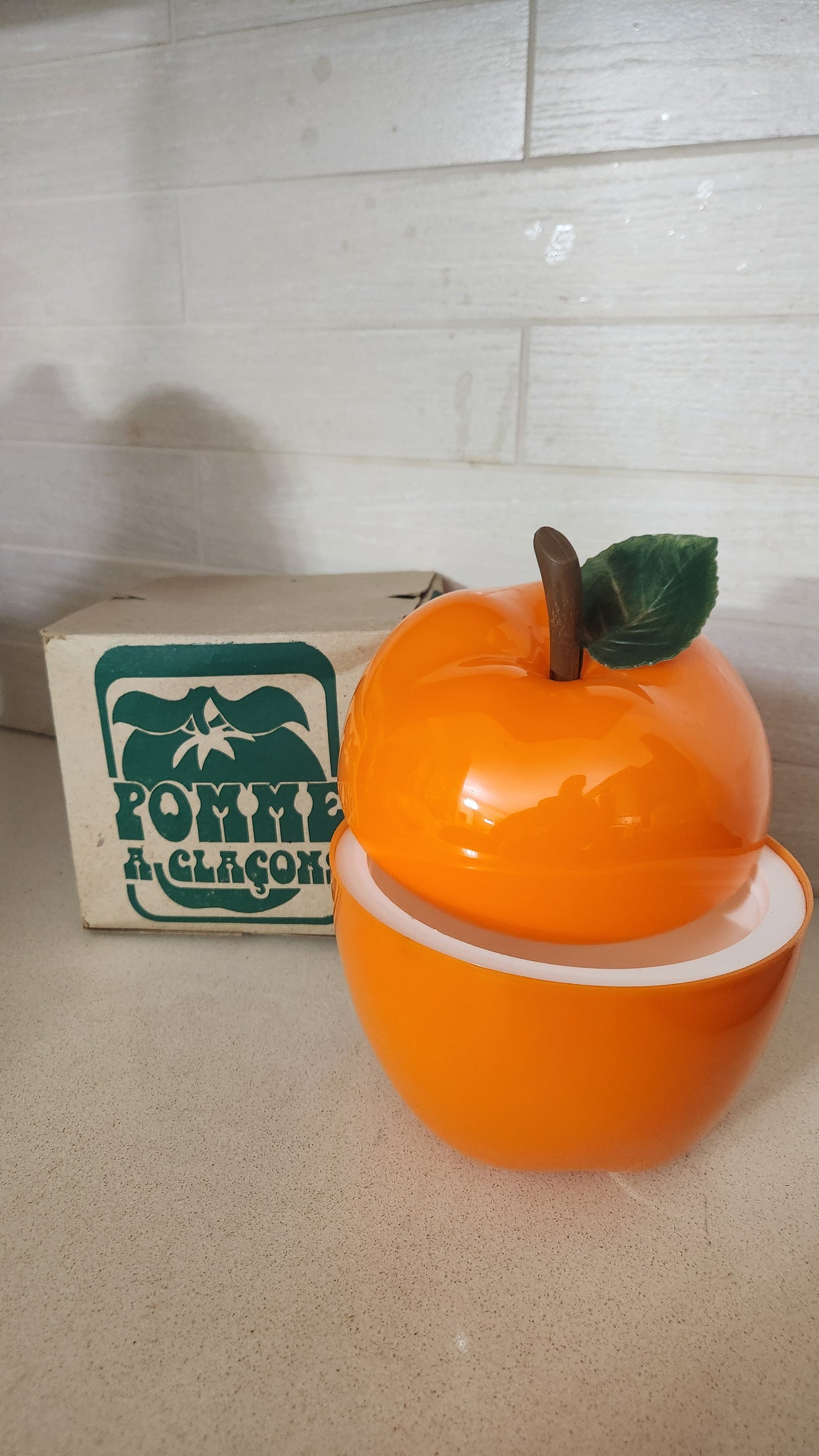 Vintage 1970s Orange Apple Ice Bucket - Pomme à Glaçons