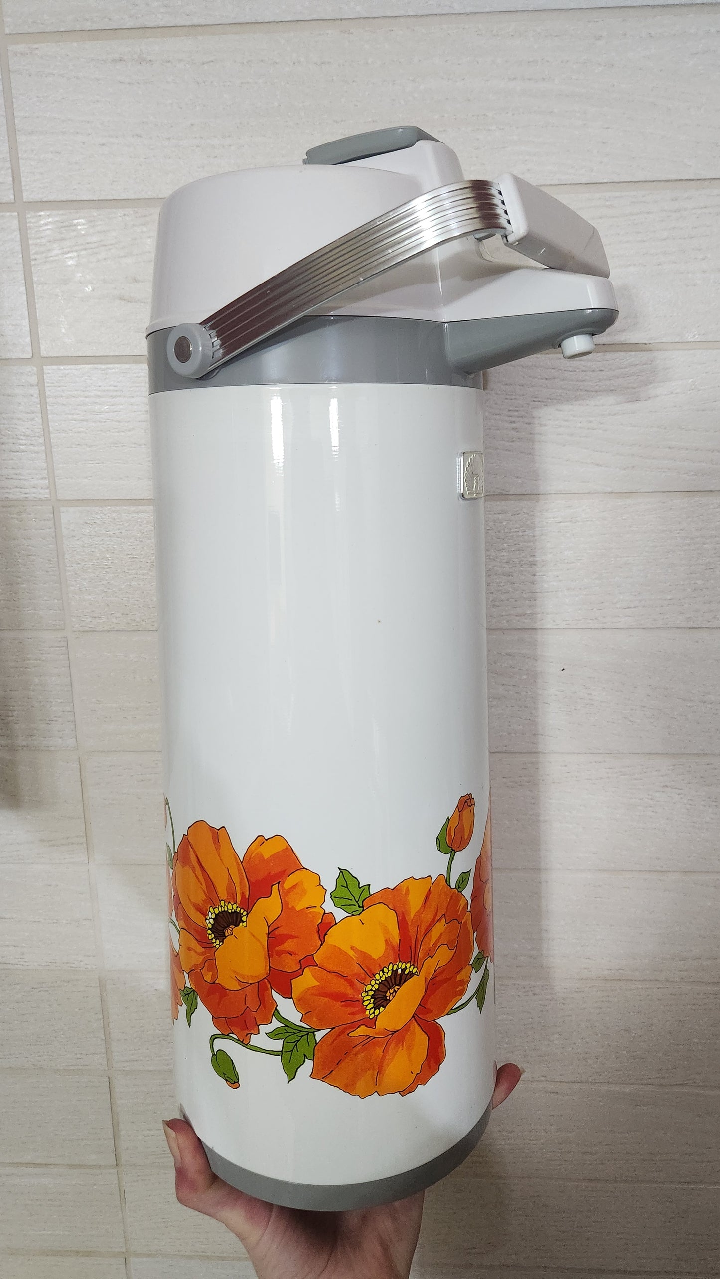 Vintage 2.5L Peacock ARE-25 Air Pot Thermos - "Orange Poppy" Design - Made in Japan