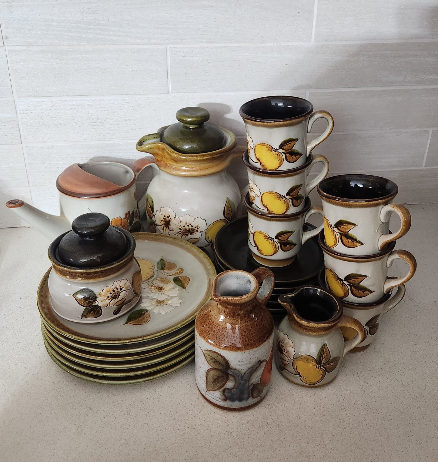 23 Pieces Schramberg SMF Germany "Anemone" Hand-Painted Majolica Set