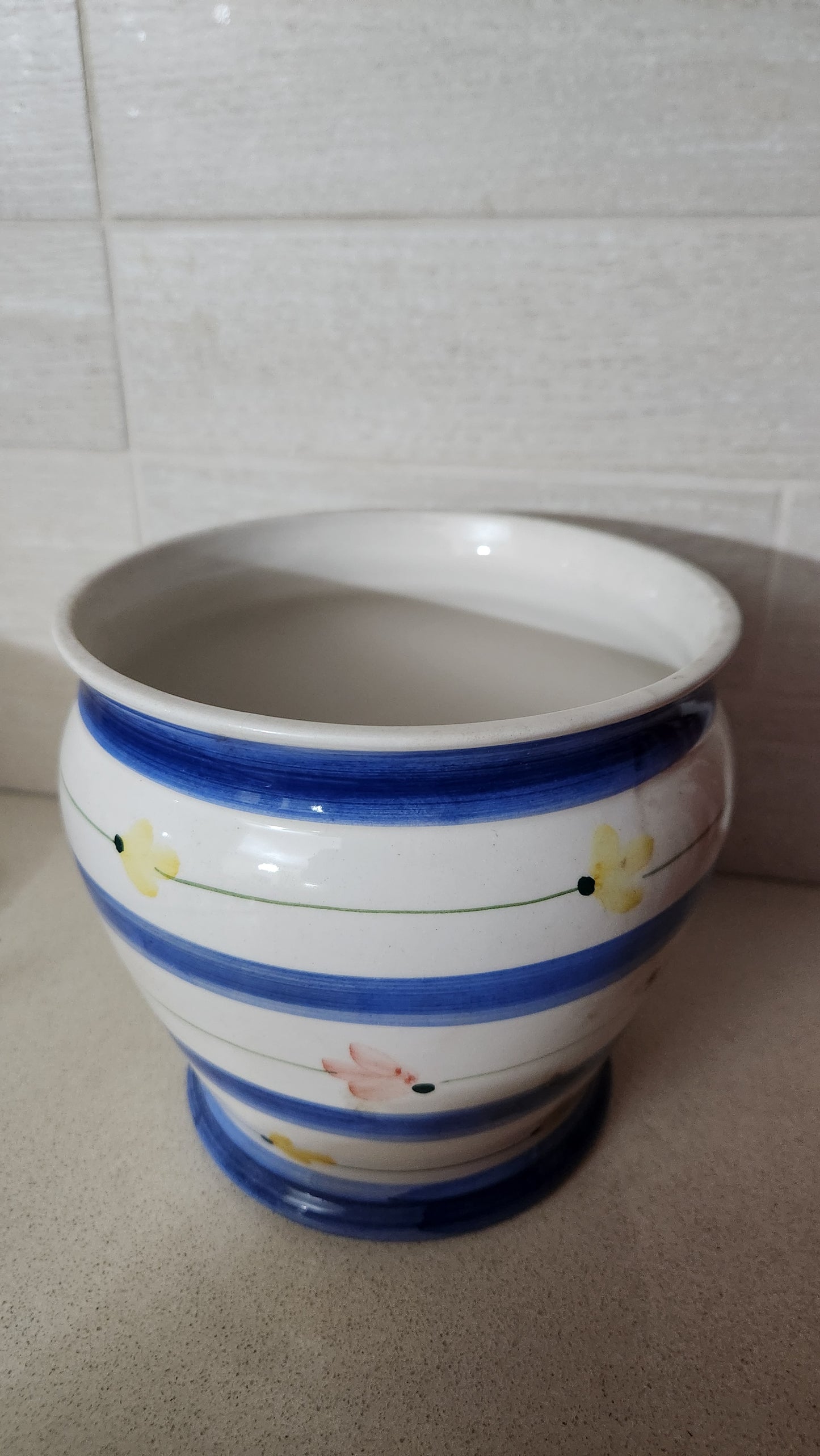 Hand-Painted Portuguese Pottery Planter/Cachepot - Alcobaça Ceramics