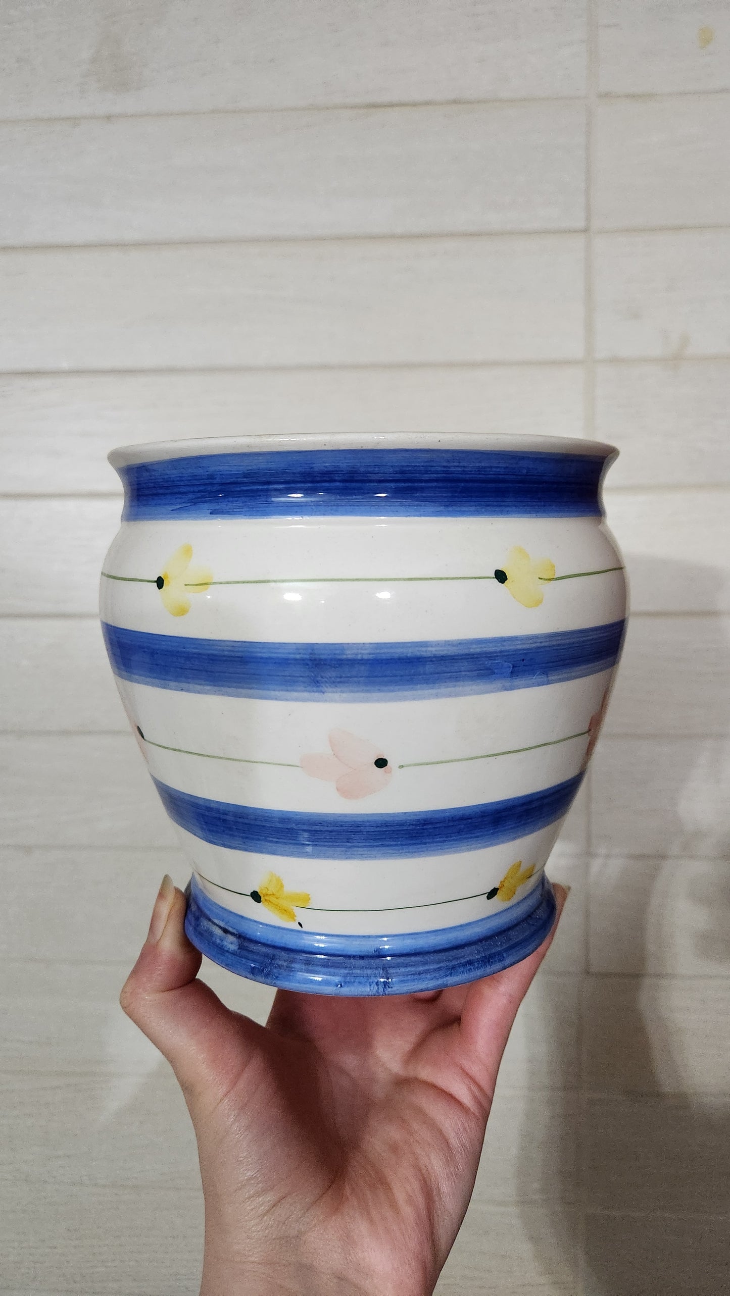 Hand-Painted Portuguese Pottery Planter/Cachepot - Alcobaça Ceramics