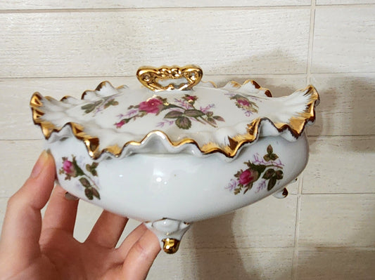 Japanese Footed Porcelain Trinket Box & Scalloped Pin Dishes Set