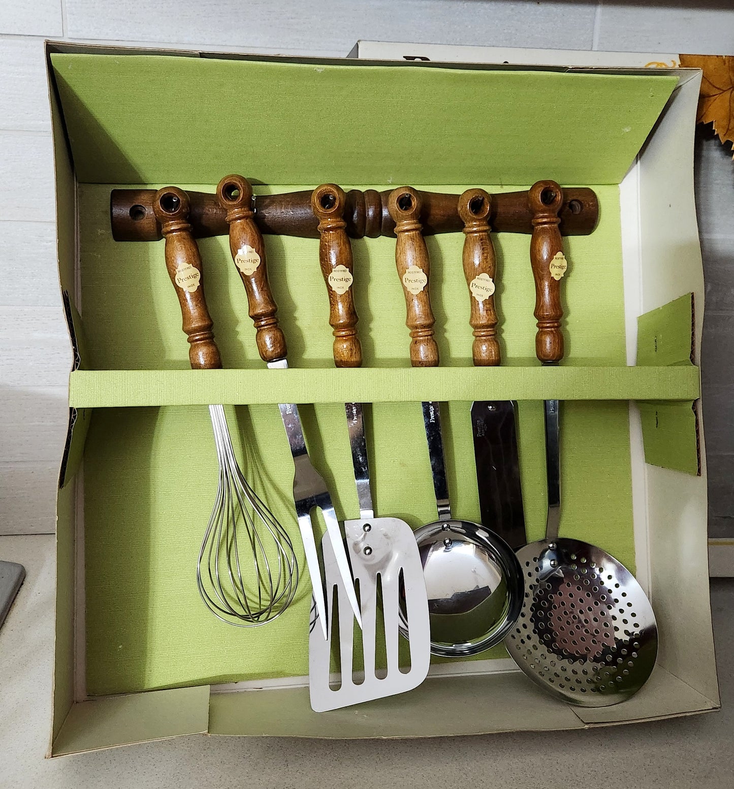 Prestige Rostfrei Inox 6-Piece Kitchen Utensil Set & Wall Rack