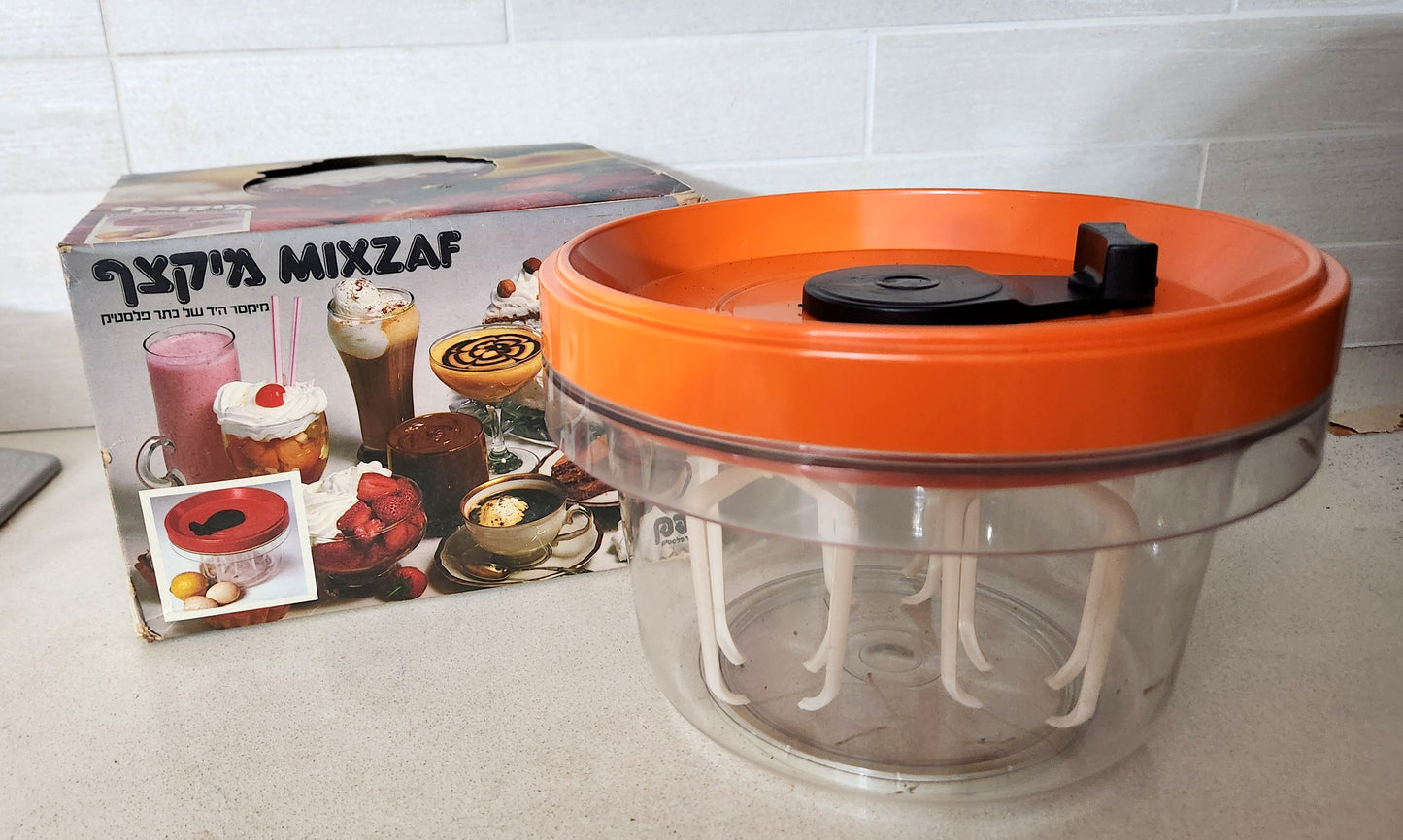 Keter Plastic Mixzaf Manual Hand Mixer